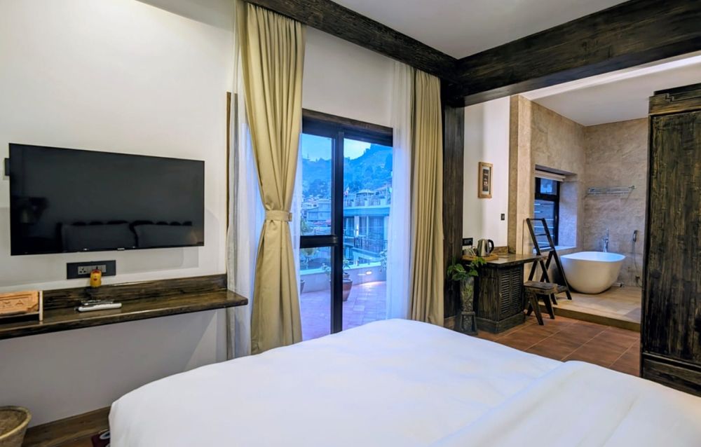 Deluxe Suite with Large Terrace - Room View