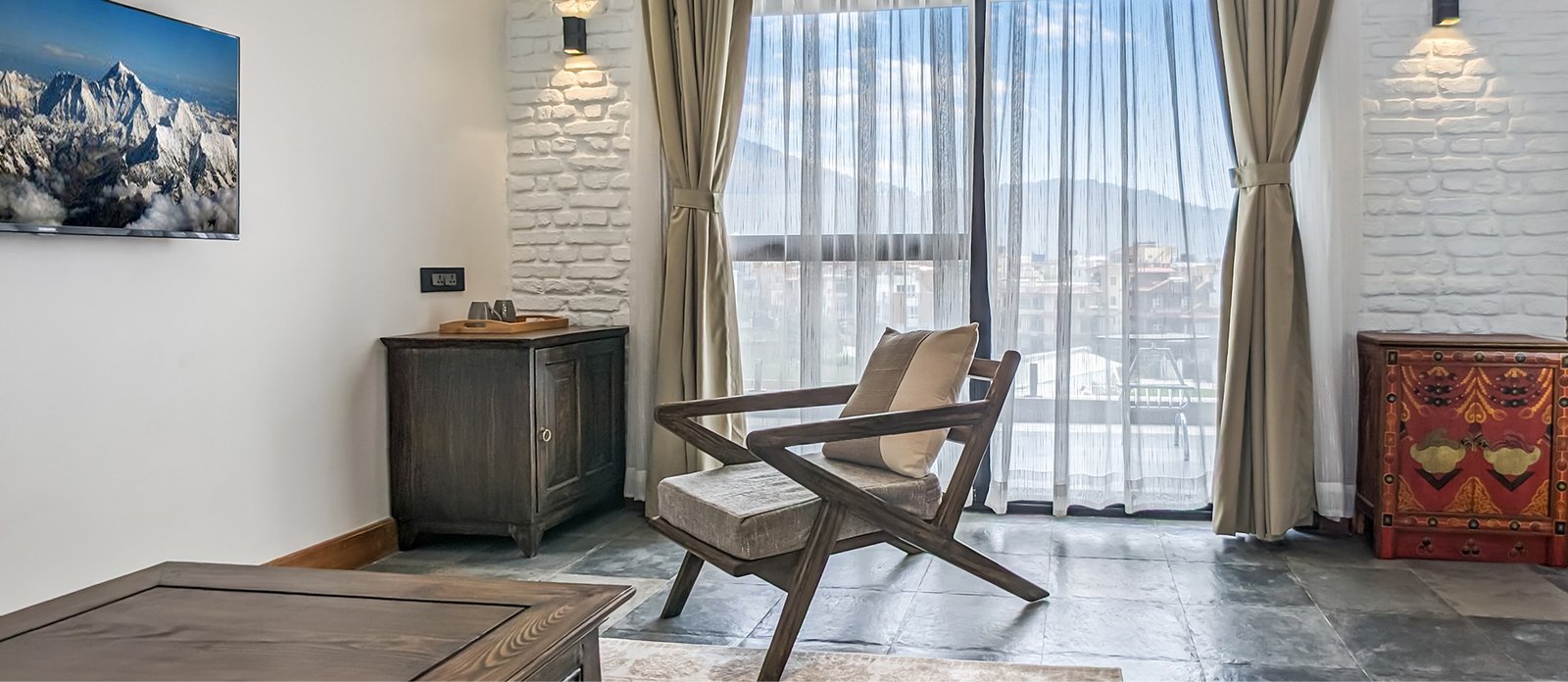 Rooms and suites banner